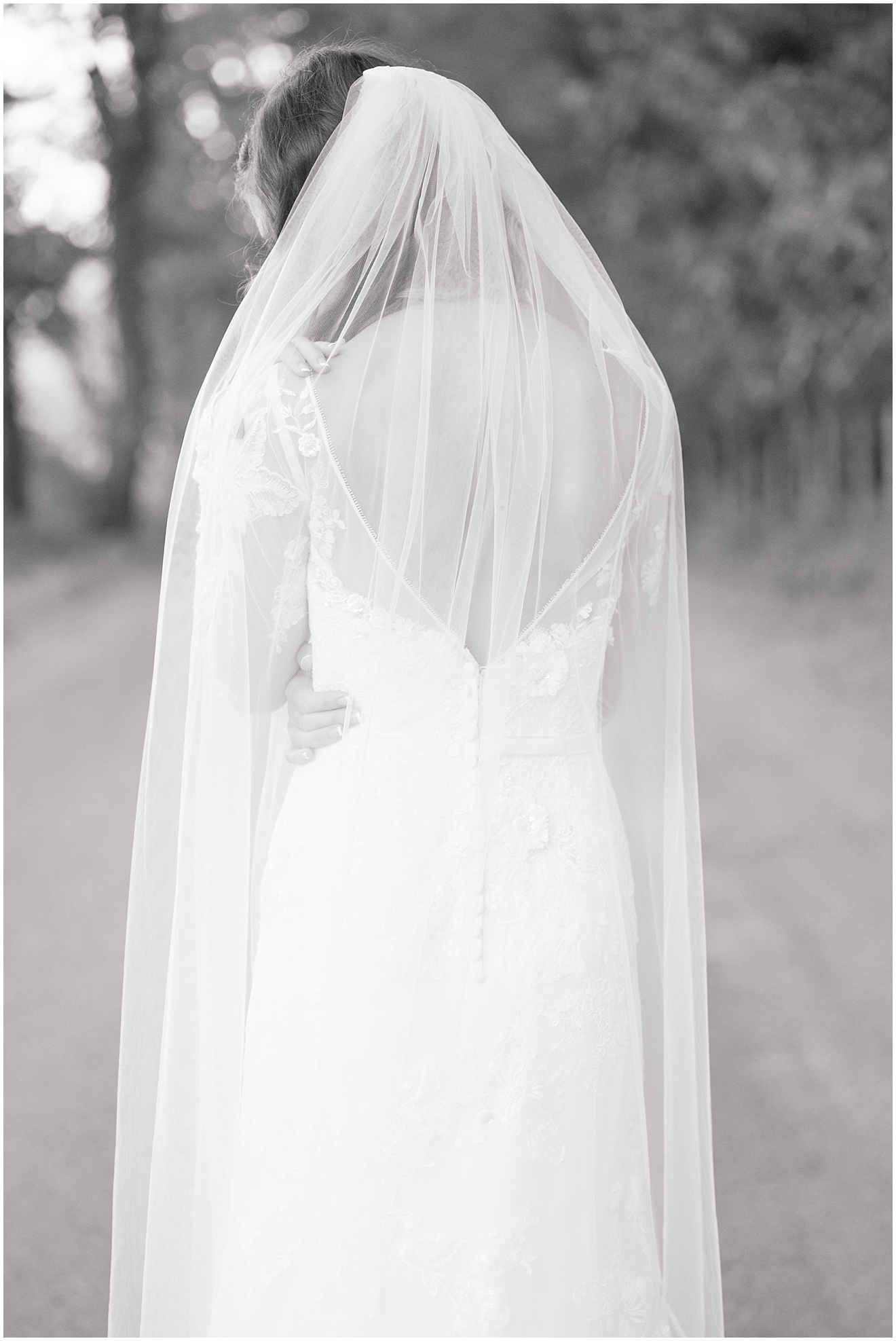 bridal-portrait-veil