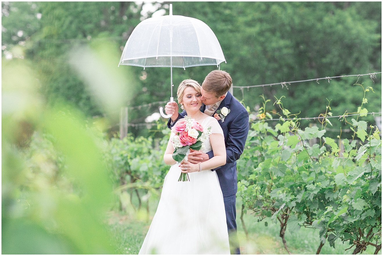 romantic-rainy-wedding-day-photography