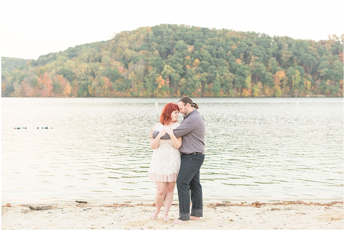 romantic-photo-session-by-lake