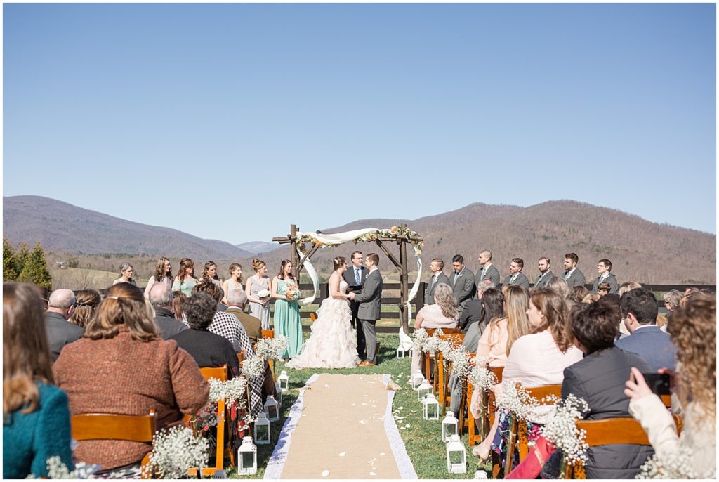 montfair-resort-farm-wedding-ceremony-photos