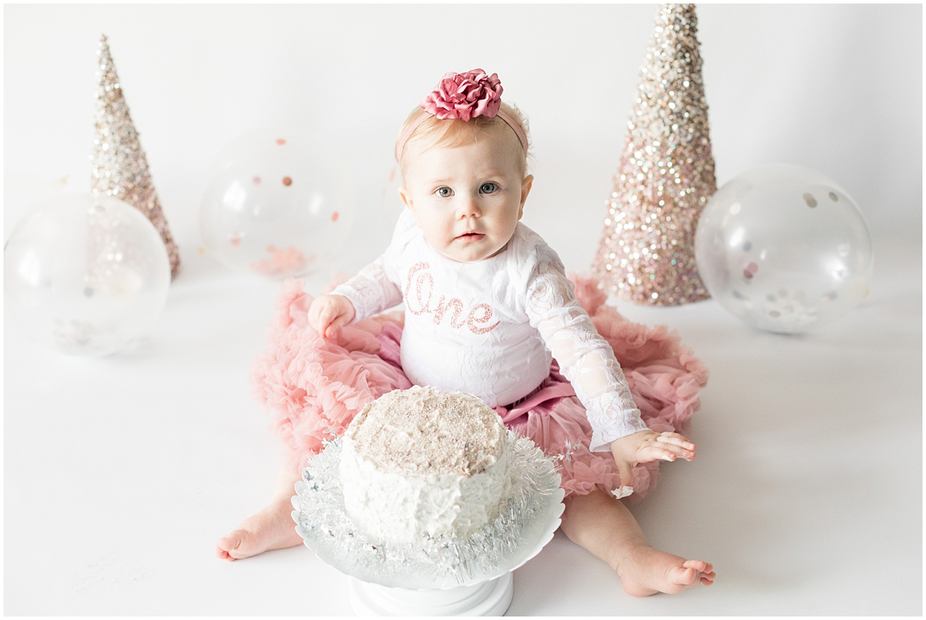white-and-pink-1st-birthday-photo-session
