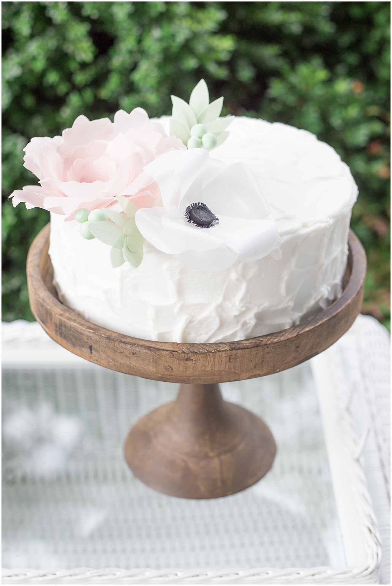 peach-mint-white-wedding-cake
