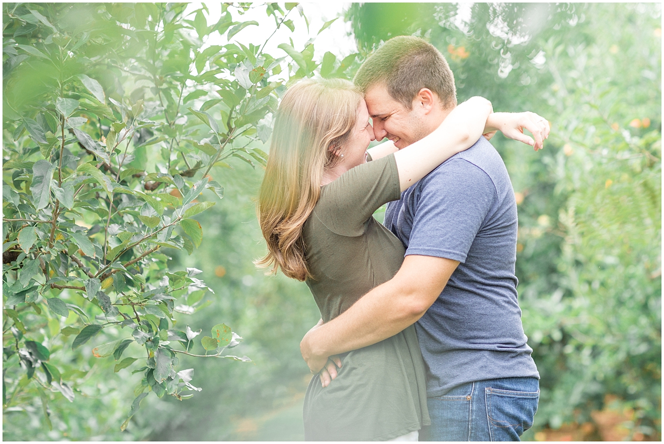 carter-mountain-orchard-engagement-photo-session_0012