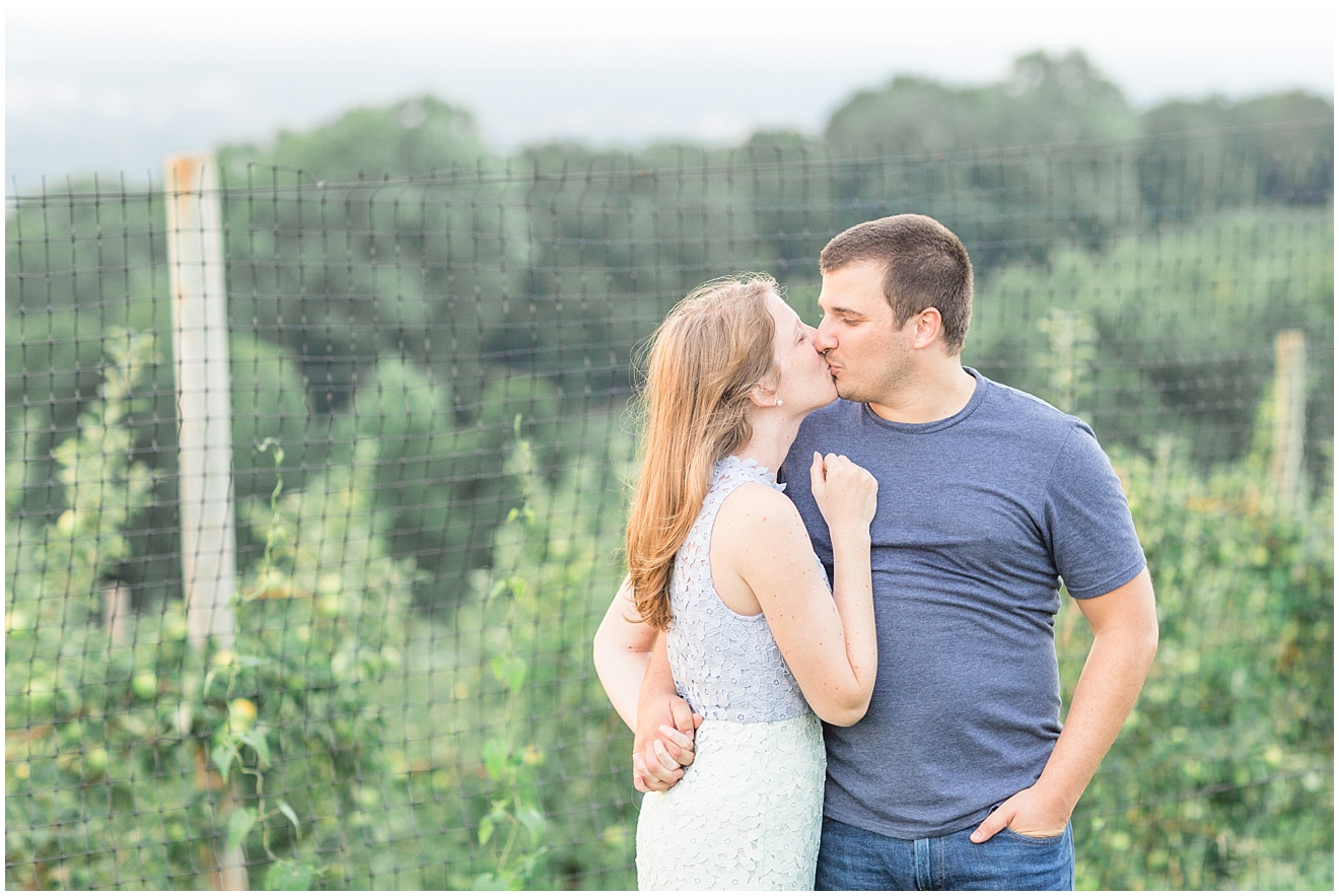 carter-mountain-orchard-engagement-photo-session_0040