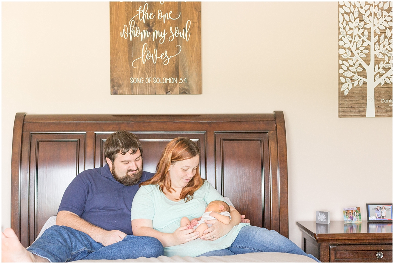 sommers-family-lifestyle-newborn-session_0011