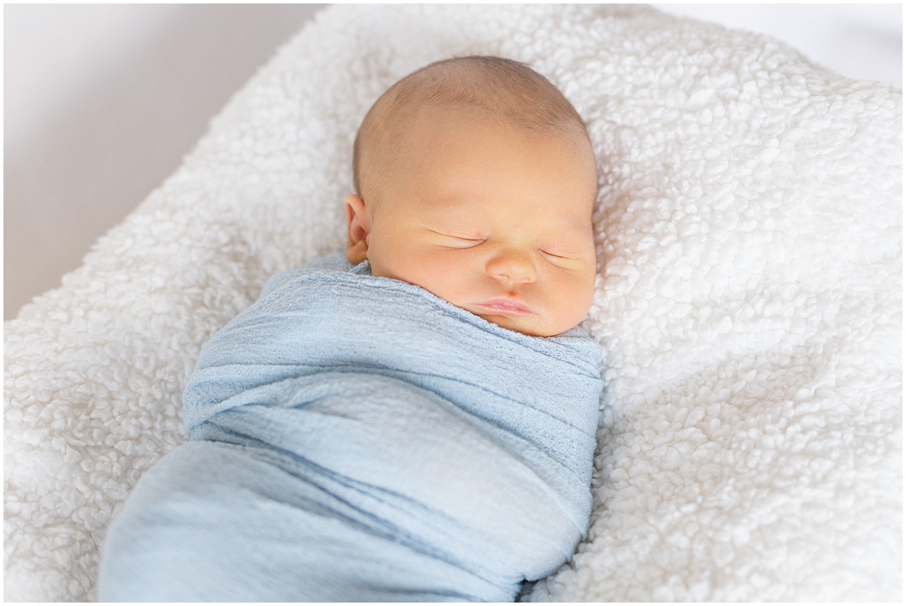 sommers-family-lifestyle-newborn-session_0022