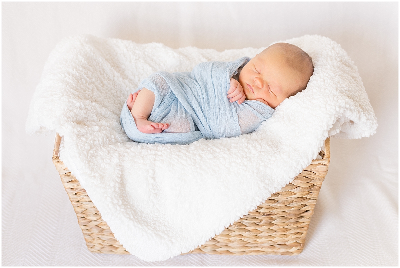sommers-family-lifestyle-newborn-session_0025