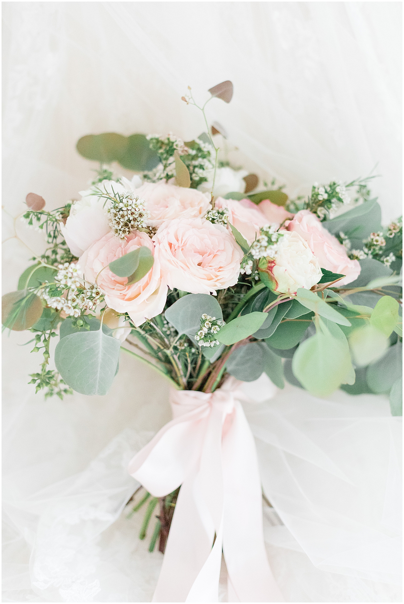 blush-wedding-bouquet