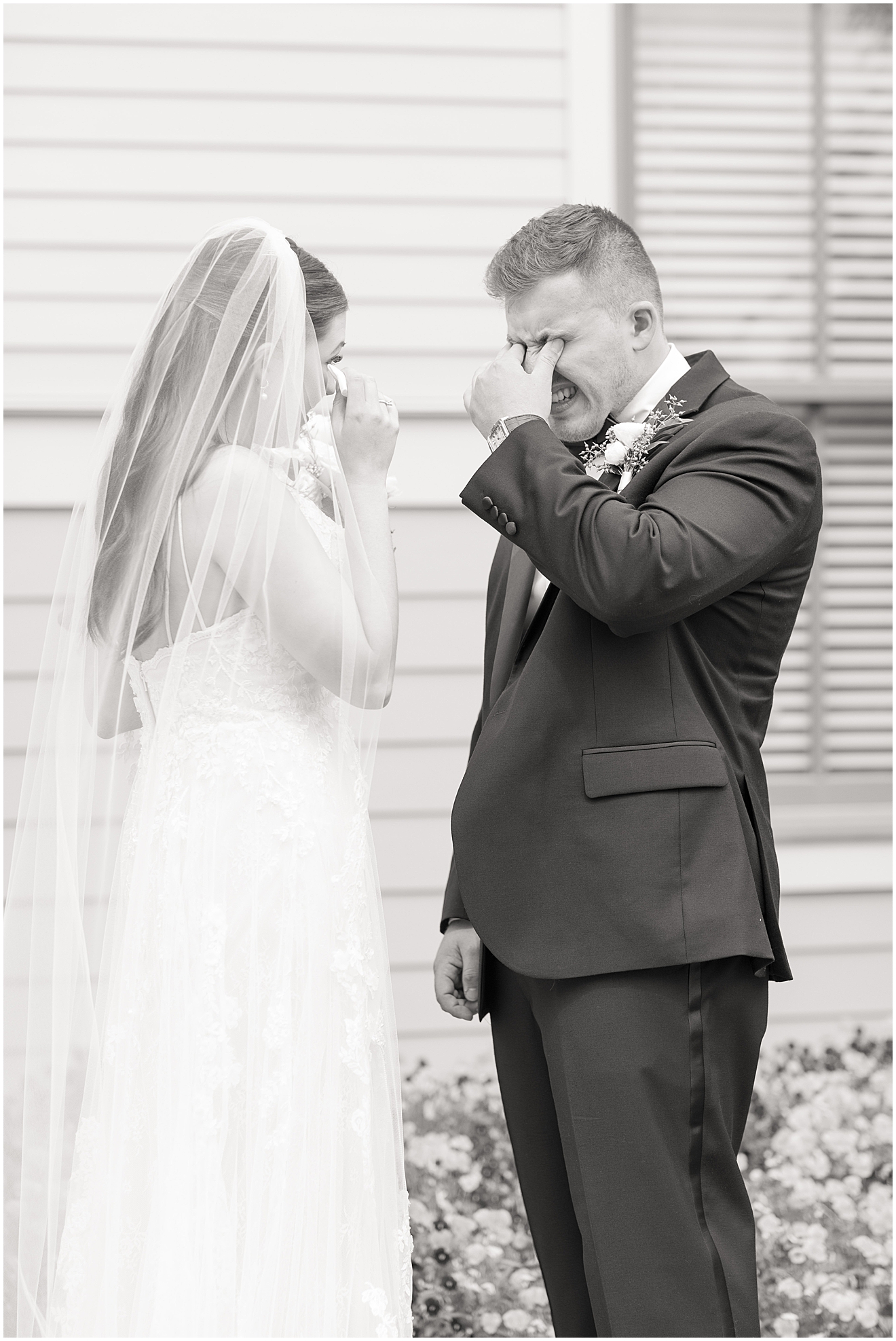 wedding-day-emotional-first-look