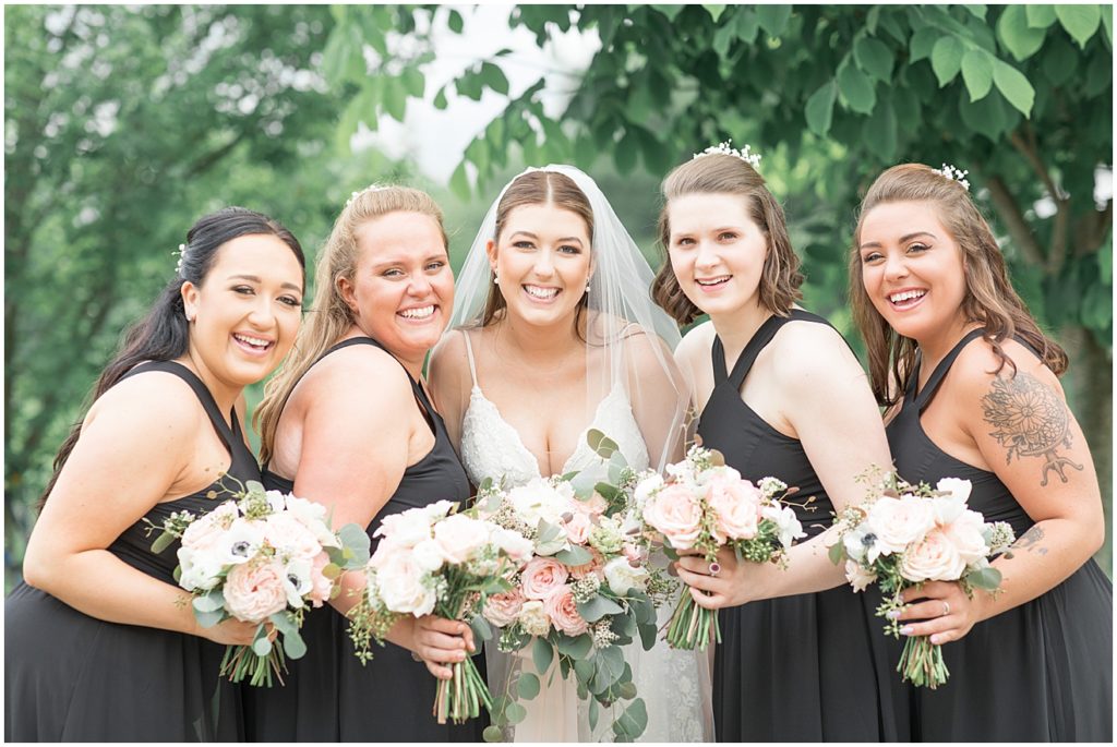 wedding-photos-bridesmaids