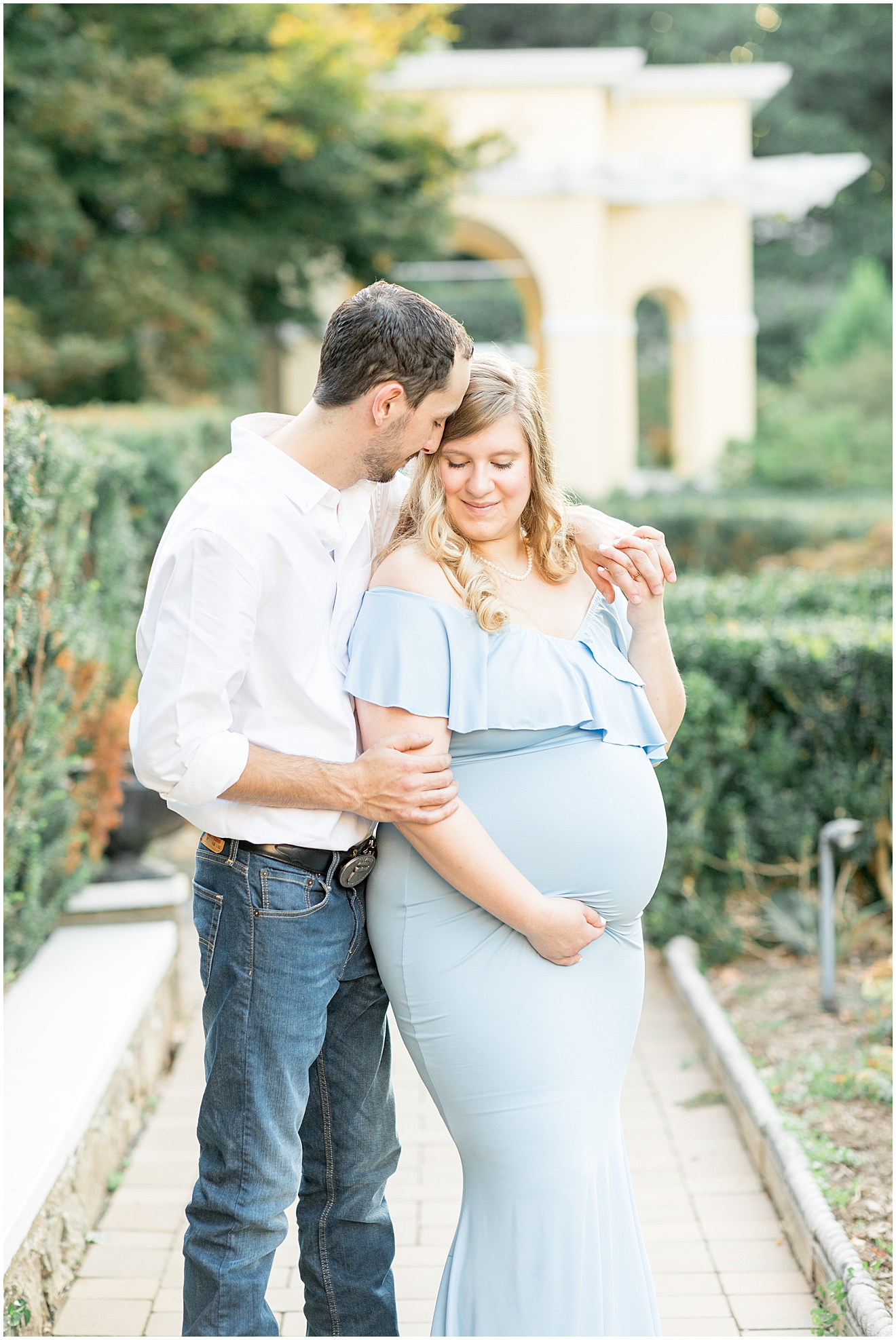 blue-outfits-for-baby-boy-maternity-photos