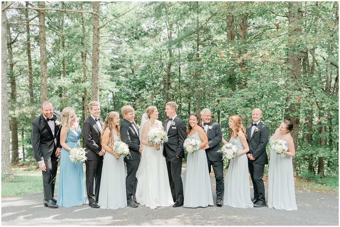 classic-style-bridal-party-in-hues-of-blue